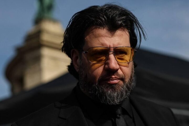 Robert Puszer, presentador de televisión y organizador del evento protesta contra Fidesz, durante la entrevista con elDiario.es