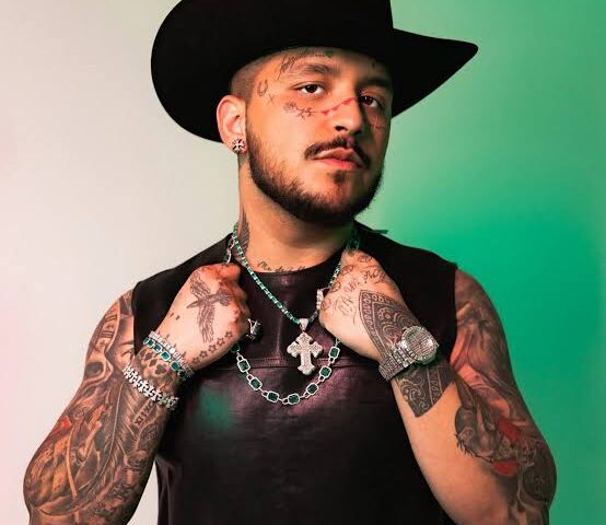Christian Nodal, cantante.
