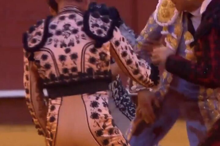 Roca Rey herido por un toro