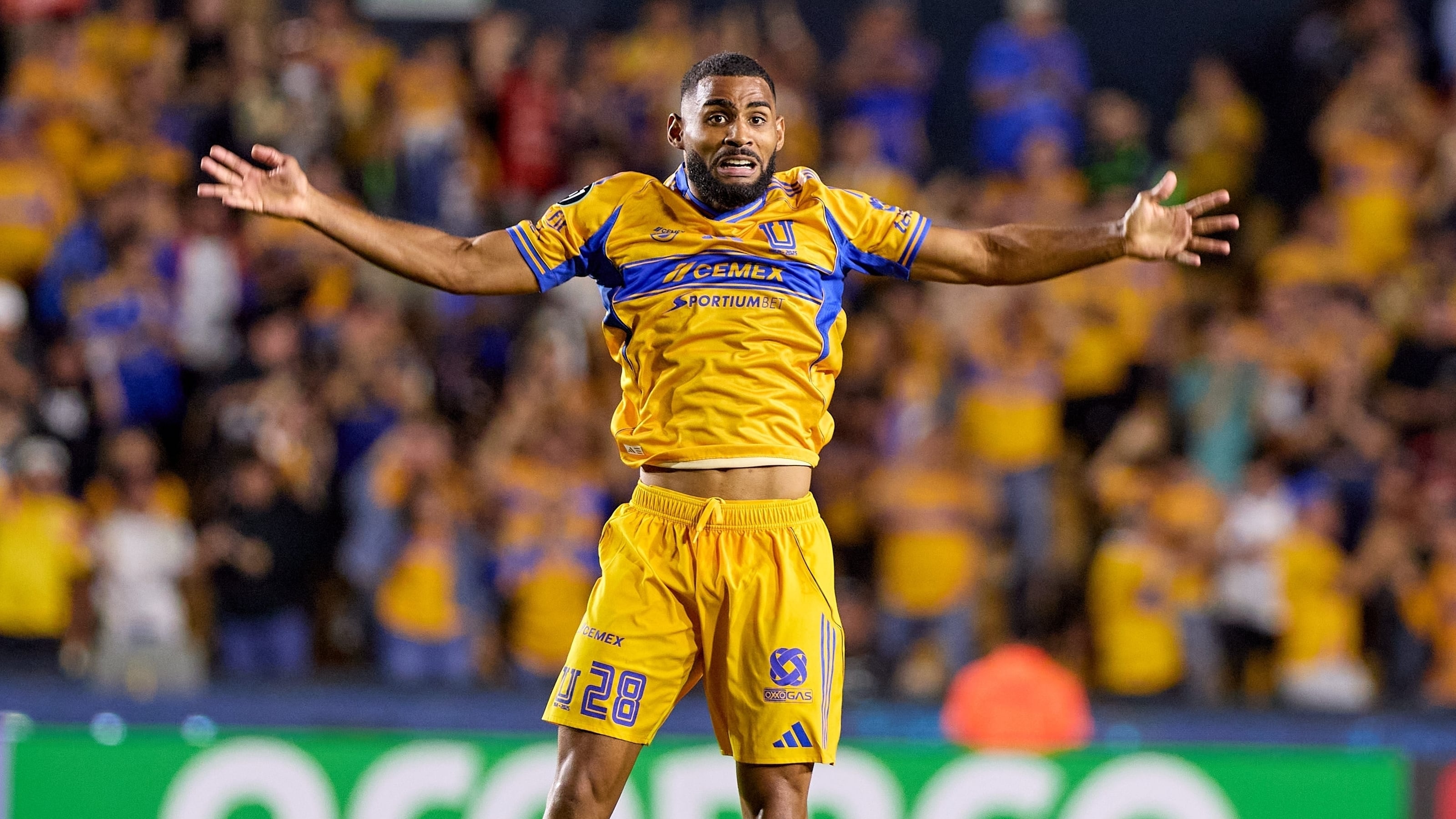 Tigres en partido de la Liga MX