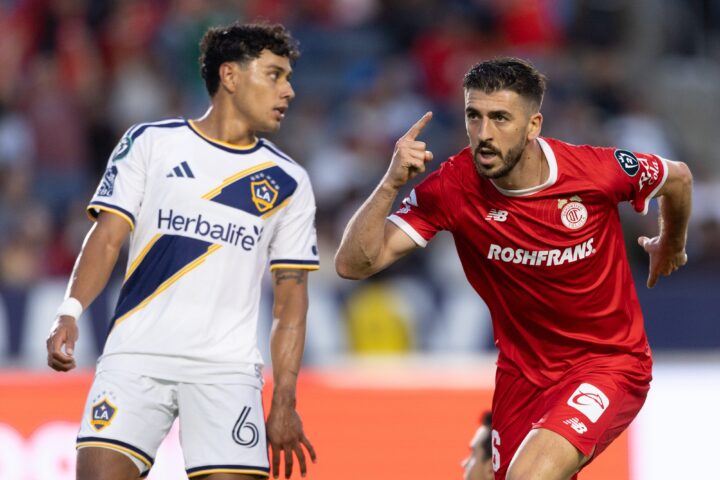 Paulinho fue la figura con un doblete para que Toluca eliminara a LA Galaxy