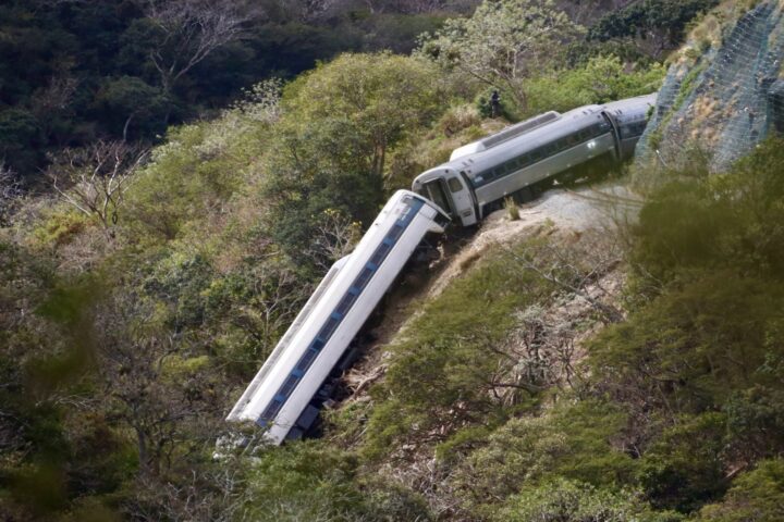 Sube a 14 la cifra de muertos por descarrilamiento del Tren Interoceánico