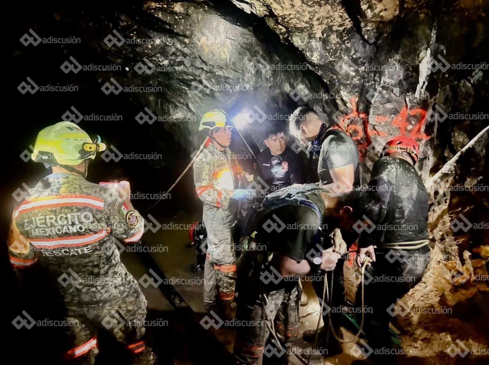 Localizan con vida a segundo trabajador de mina Santa Fe