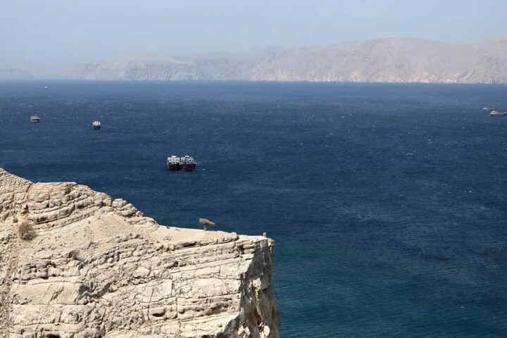 Irán cierra nuevamente el Estrecho de Ormuz