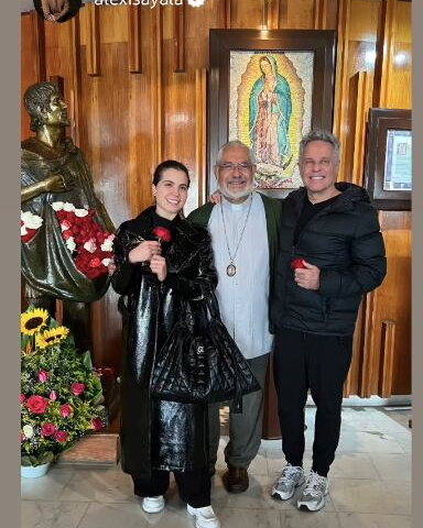 Cinthia Aparicio y Alexis Ayala reciben la bendición previo a su boda