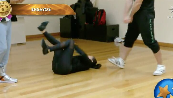 Cinthia Aparicio se lastima la rodilla en ensayo de Las Estrellas bailan en Hoy