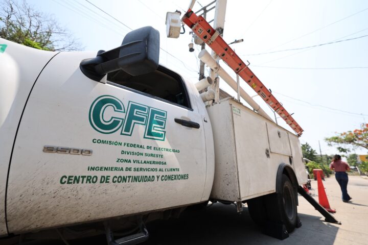Tabasco refuerza atención a apagones con brigadas de CFE y nuevas subestaciones.