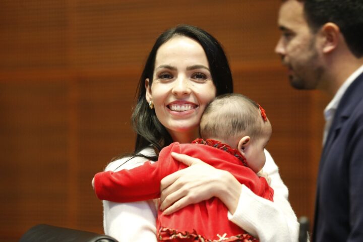 ¿Quién es Laura Esquivel Torres?