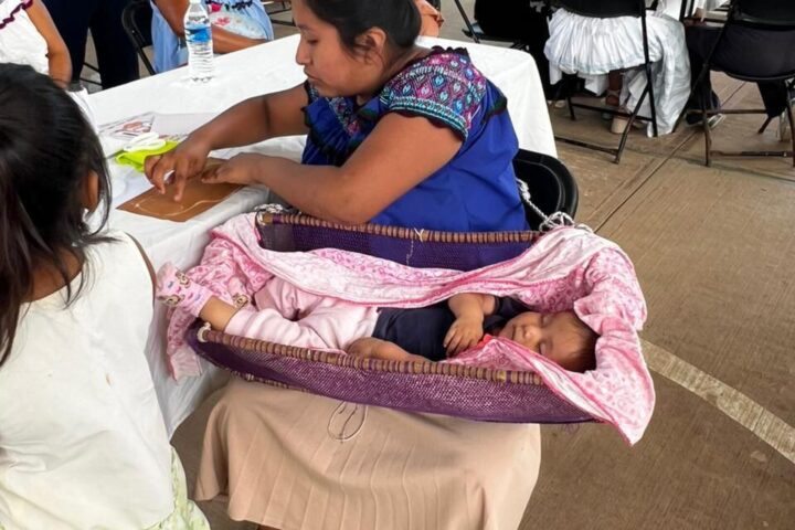 Jornada de dignidad menstrual fortalece salud femenina en Cuetzalan
