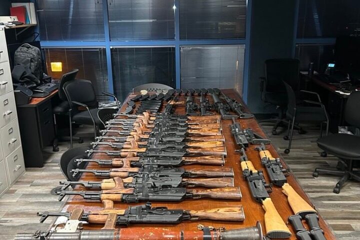 Agentes de Estados Unidos decomisan armas que venían a México