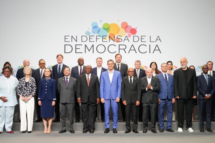 IV Cumbre en Defensa de la Democracia en Barcelona