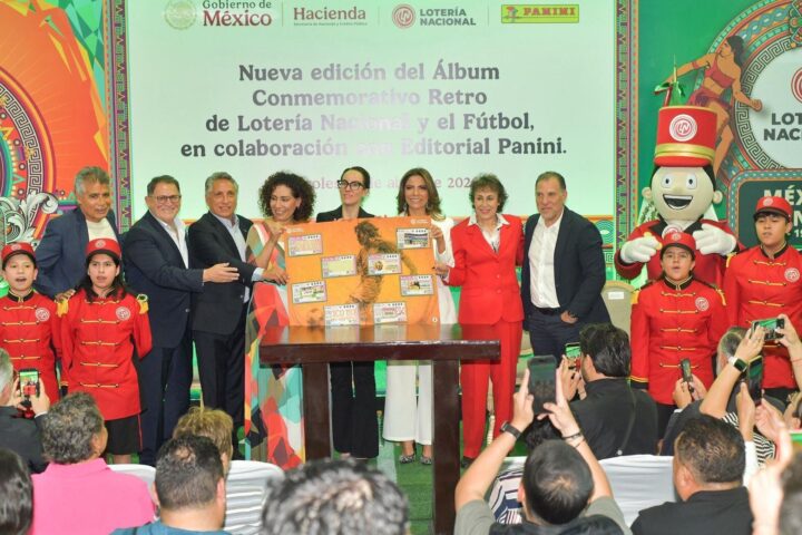 México revive su historia futbolera con álbum de Lotería Nacional