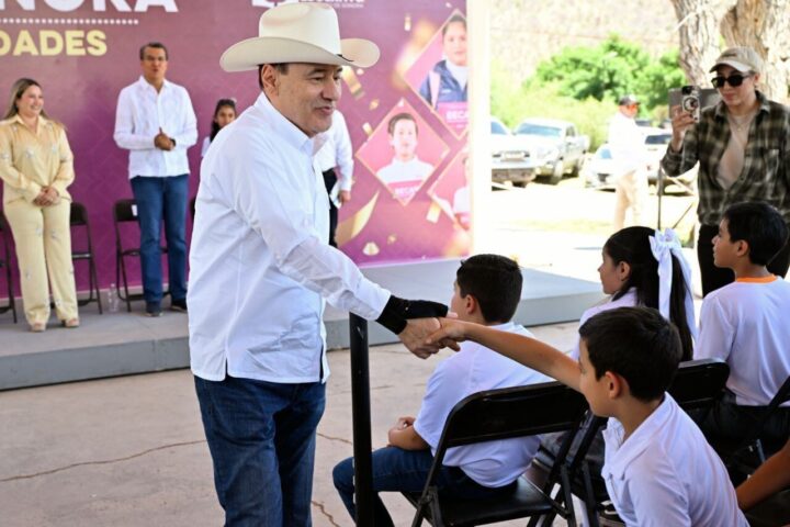 Alfonso Durazo refuerza apoyo a estudiantes y comunidades rurales