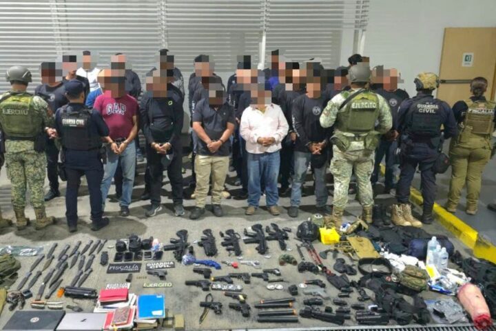 Detienen en Michoacán a 38 presuntos miembros de la Luz del Mundo en campo de adiestramiento