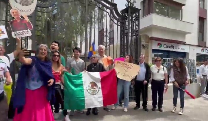 Sheinbaum cierra su visita a Barcelona con reunión con mexicanos antes de volver a México