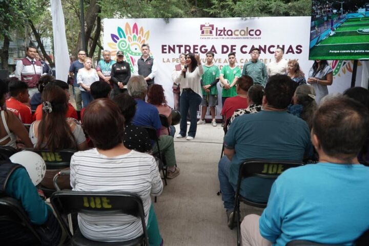 Iztacalco estrena 42 canchas de futbol rehabilitadas con apoyo de Clara Brugada.