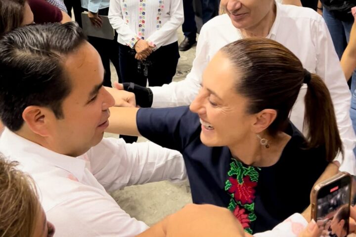 Heriberto Aguilar Castillo con Claudia Sheinbaum