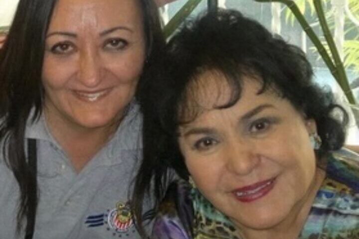 CARMEN SALINAS junto a su hija María Eugenia Plascencia Salinas