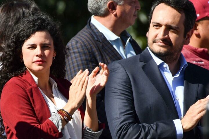 Andrés Manuel López Beltrán y Luisa Alcalde