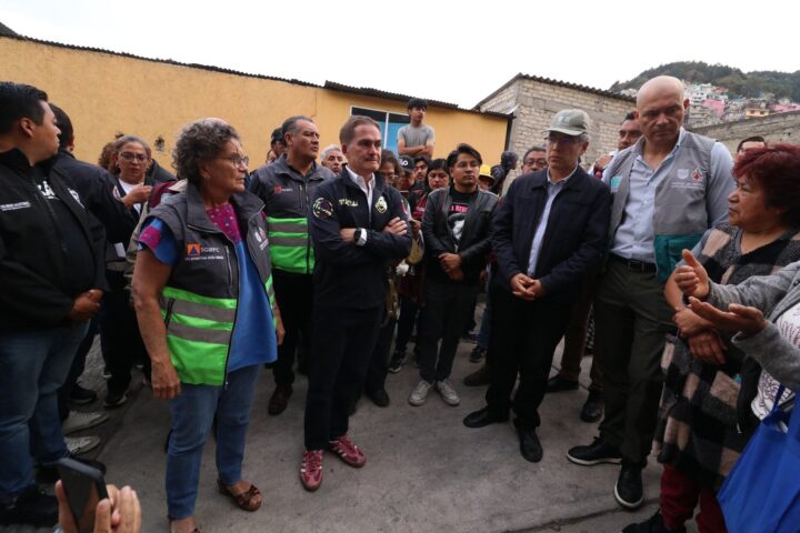 Atienden viviendas dañadas tras mega fuga en Álvaro Obregón