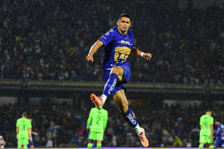 Pumas se puso de líder con su victoria sobre Pachuca