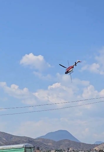 Helicóptero cae en Zitácuaro, Michoacán, por falla mecánica; hay tres lesionados
