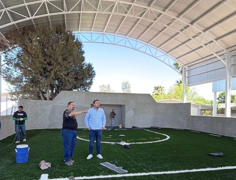 Municipio y Estado impulsan avance en la construcción de techumbre y cancha de pasto sintético en la Secundaria 3063