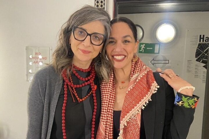 Noura Erekat y la relatora de la ONU, Francesca Albanese 