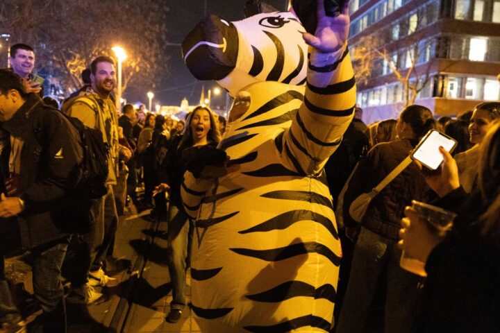 La derrota histórica de Orbán desata una gran fiesta en Budapest: "Es más importante que la transición a la democracia en 1989"