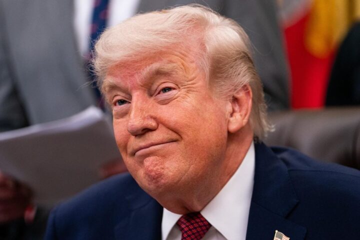 Trump dice que espera "bombardear" Irán mientras las negociaciones siguen en el aire y el alto el fuego está a punto de vencer