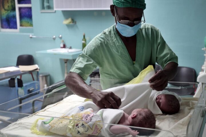 El endurecimiento del bloqueo de Trump sobre Cuba dispara la mortalidad infantil en la isla