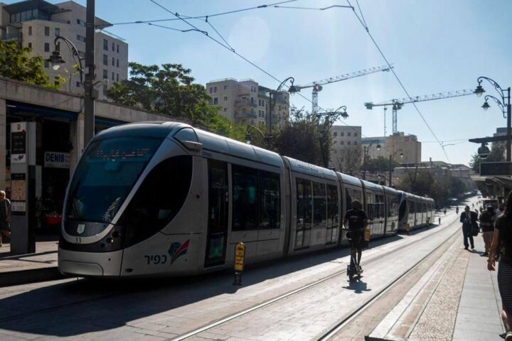 Imagen del tren ligero de Jerusalén 