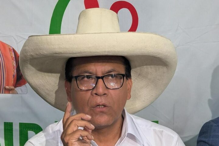 El candidato peruano de izquierdas Roberto Sánchez, "convencido" de que disputará la segunda vuelta de las presidenciales con Fujimori