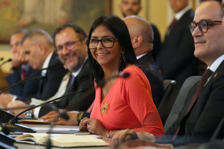 Los 117 días de Delcy Rodríguez en el poder: lo que ha cambiado, lo que no y lo que ha empeorado en Venezuela