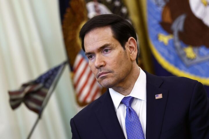 Marco Rubio en el Despacho Oval, después de la reunión con los representantes de Israel y Líbano en Washington, el 23 de abril de 2026.