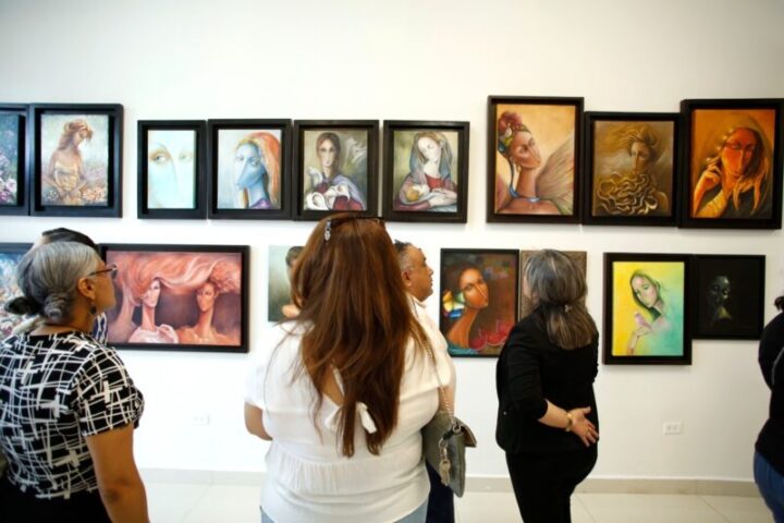 Noticias Chihuahua Pausa.MX Gran concurrencia en la inauguración de “Habitar la imagen” en el MAHCH