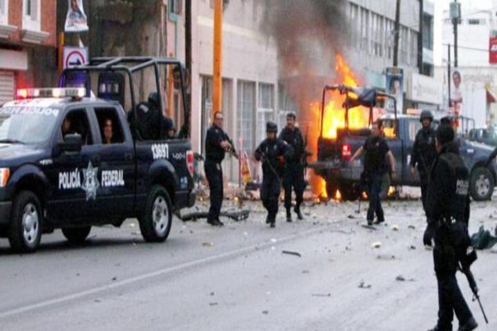 Amenaza de coche bomba desata operativo en Ciudad Juárez