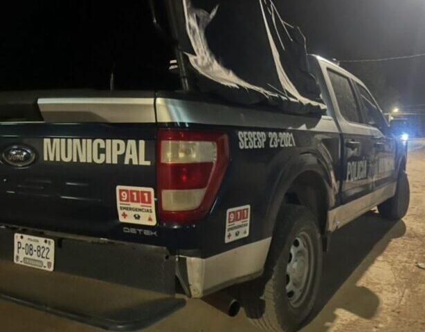 Detienen a sujeto intoxicado que ingresó a agencia automotriz