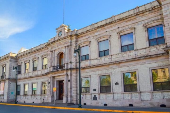 Exige sindicato de la UACH renuncia de jefa de Recursos Humanos