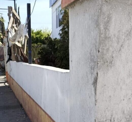 ¡FOCO ROJO! Casa abandonada se convierte en guarida de adicciones a unos pasos de escuelas infantiles