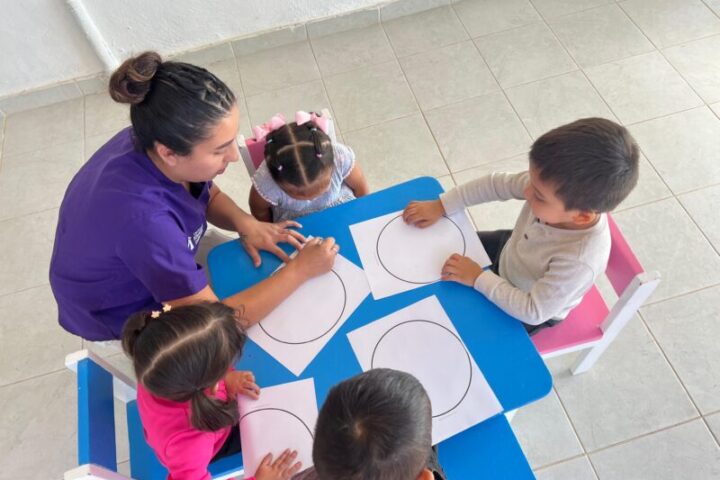 ICHDII recibe documentación para becas de estancias infantiles en la zona centro
