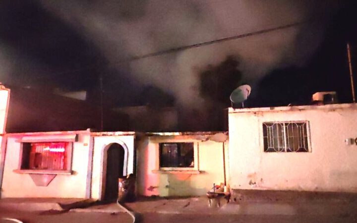 Intento de tragedia en Chihuahua sujeto incendia casa con su propia familia dentro y desata pánico