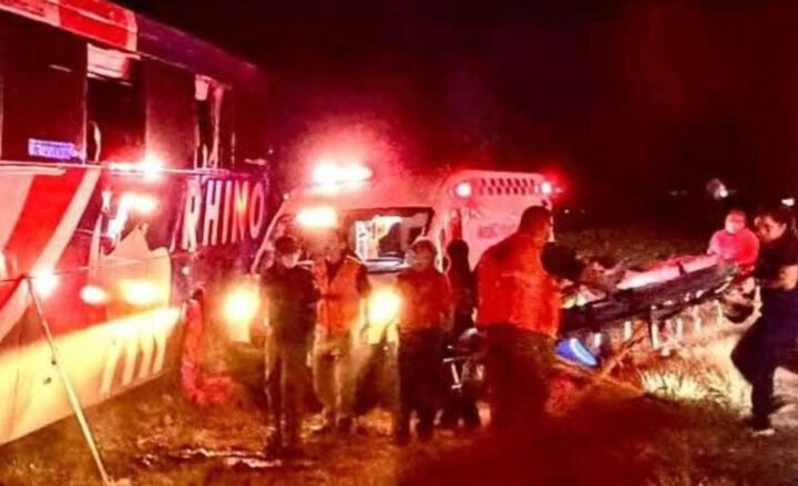 Permanecen cinco pacientes hospitalizados en IMSS tras accidente