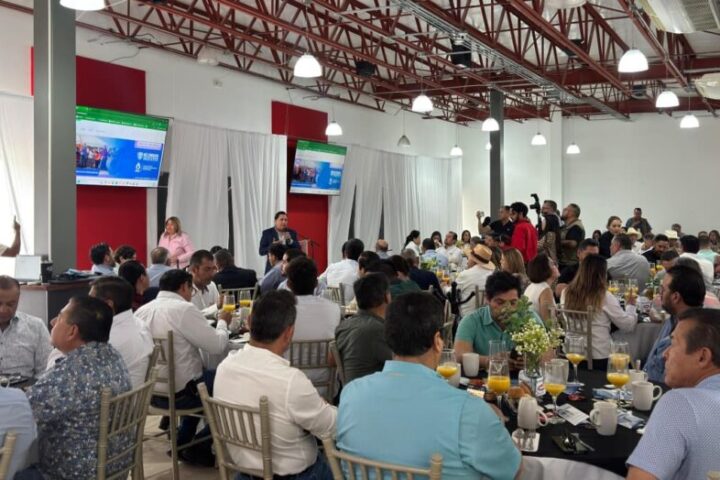 Presenta Alan Falomir, avances de la JMAS Chihuahua ante la CMIC