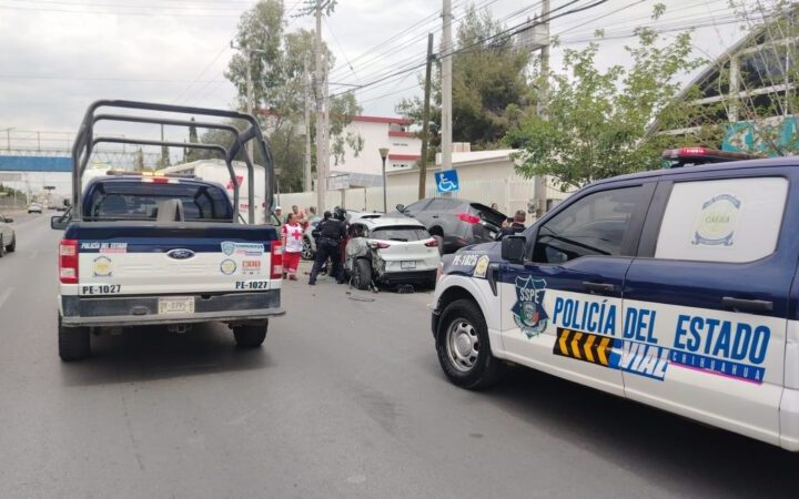 Provoca camión urbano carambola y atropellado