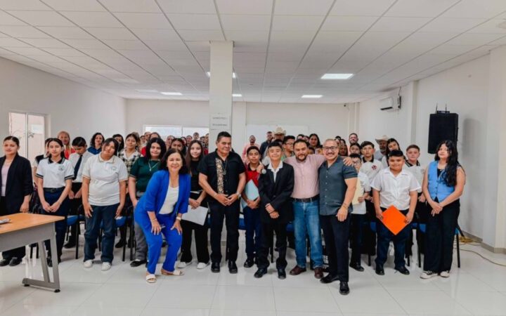 Seleccionan a menores funcionarios en Camargo por el Día de la Niñez