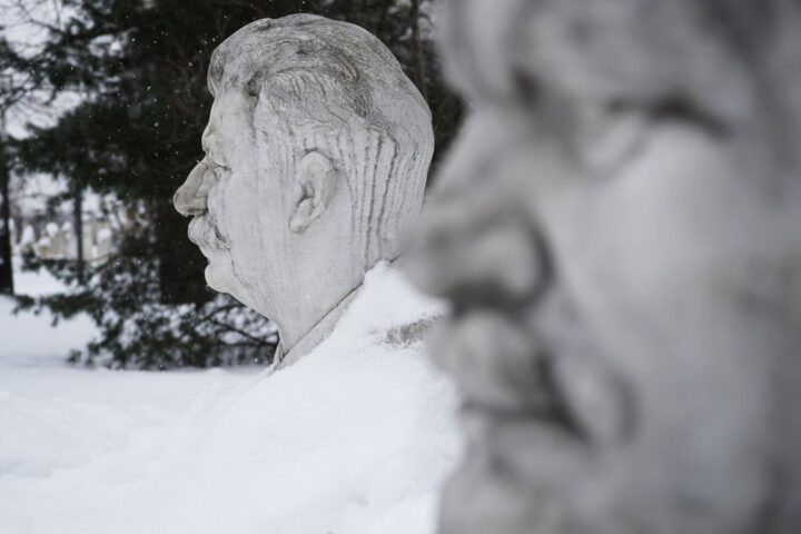 La memoria histórica de la Rusia de Putin: borrar la represión de Stalin y acusar a Europa de nazismo