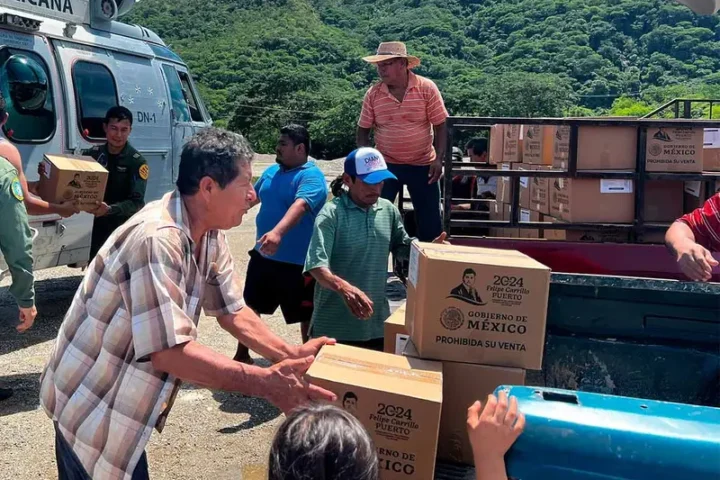 Licitan más de un millón en despensas para adultos mayores