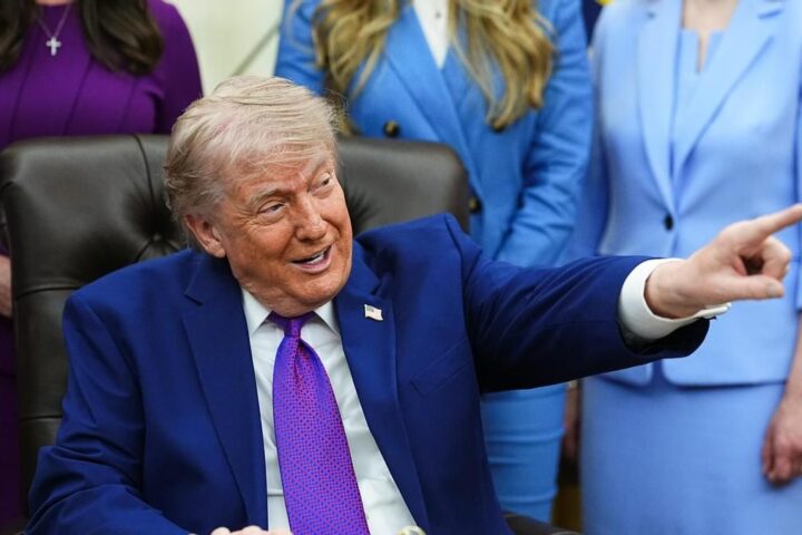 Trump afirma que el alto el fuego está "en estado crítico" y califica de "basura" la propuesta de Irán
