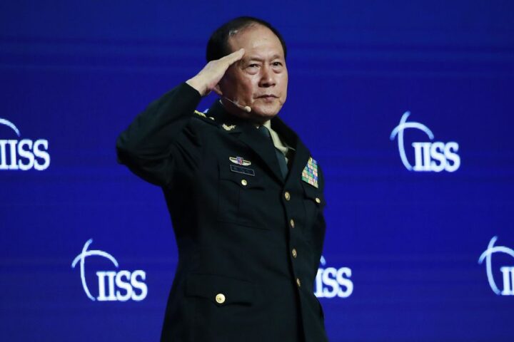 China intensifica la purga de responsables militares por corrupción con la condena de dos antiguos ministros de Defensa